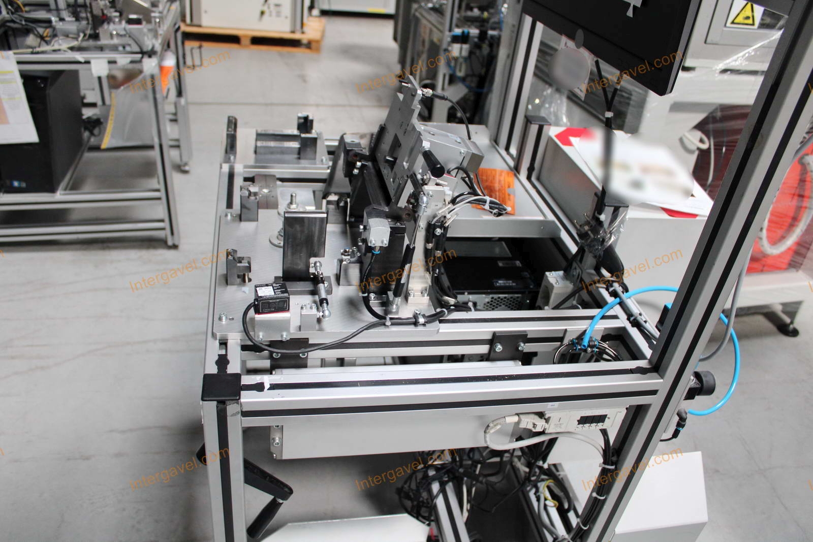 Bontott szerelő munkahely 8