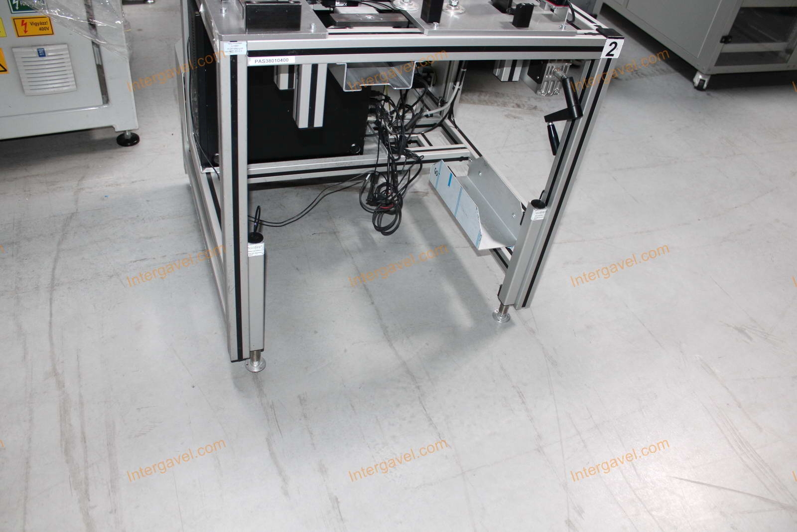 Bontott szerelő munkahely 12