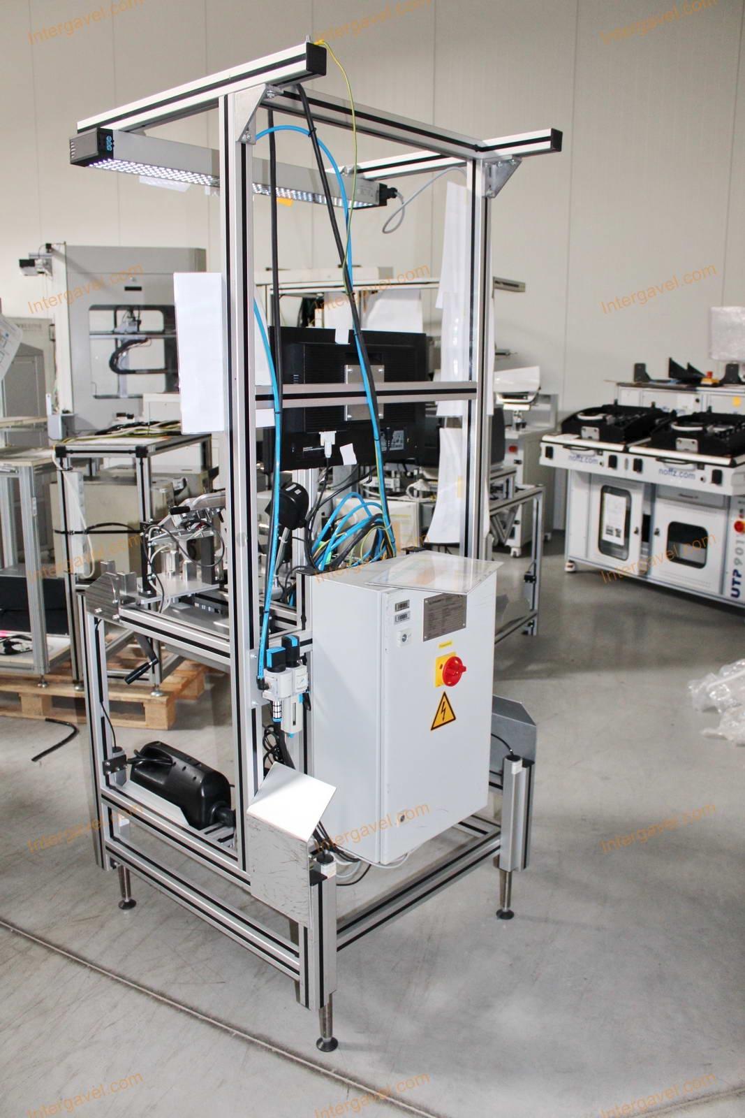 Bontott szerelő munkahely 2