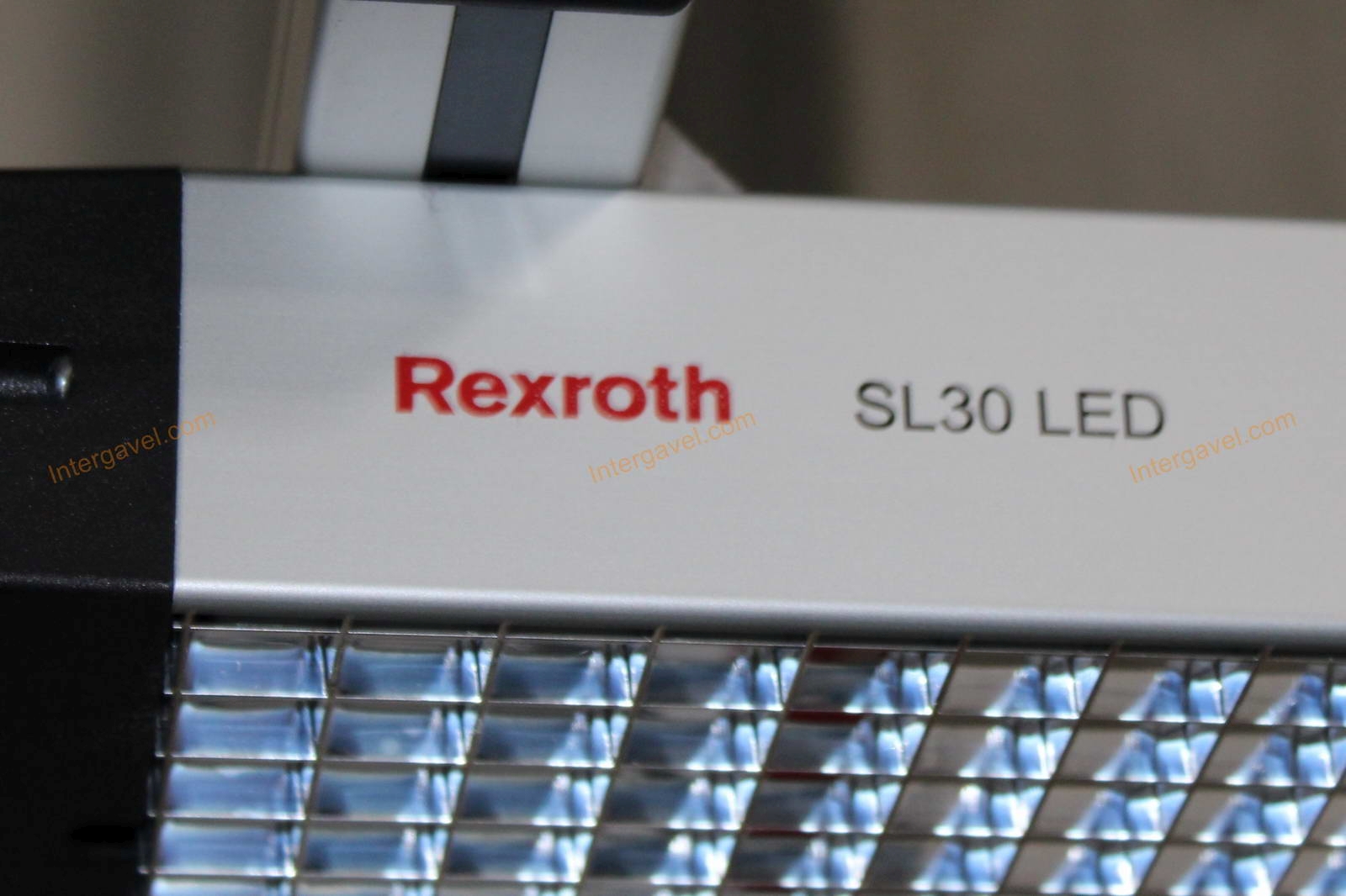 Bontott szerelő munkahely 5