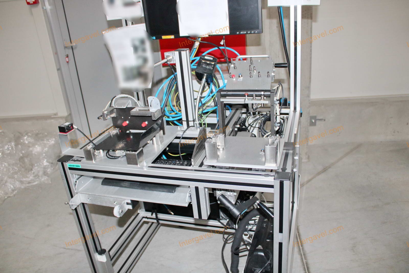 Bontott szerelő munkahely 7