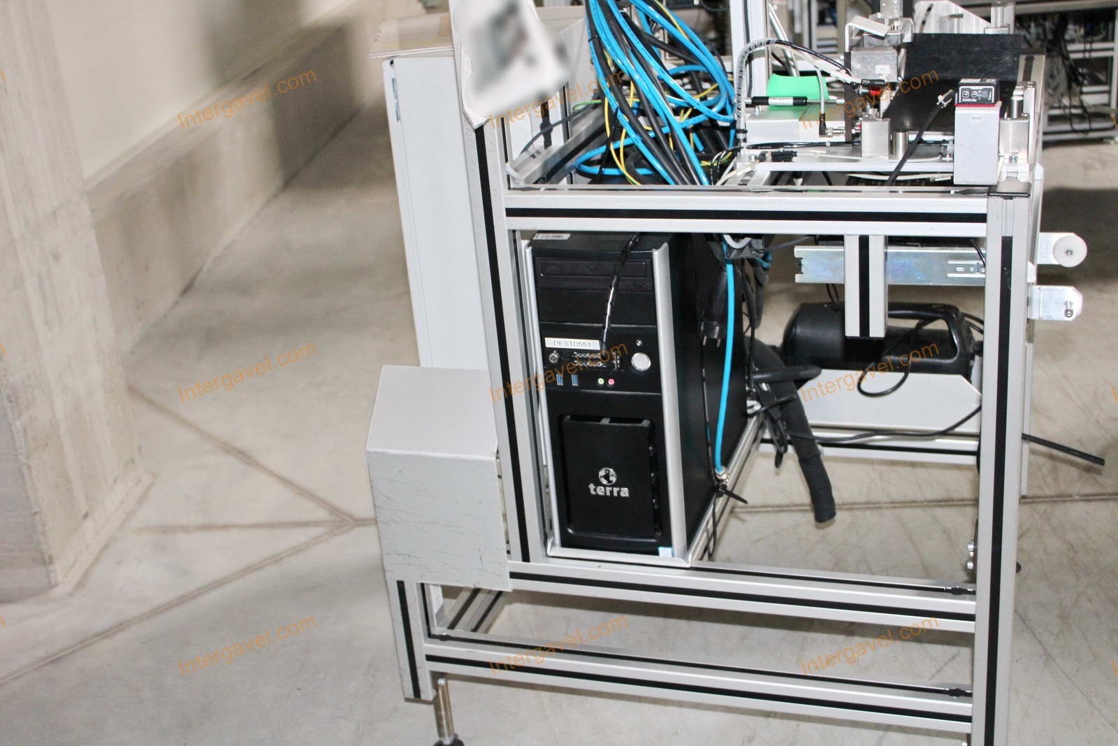 Bontott szerelő munkahely 13