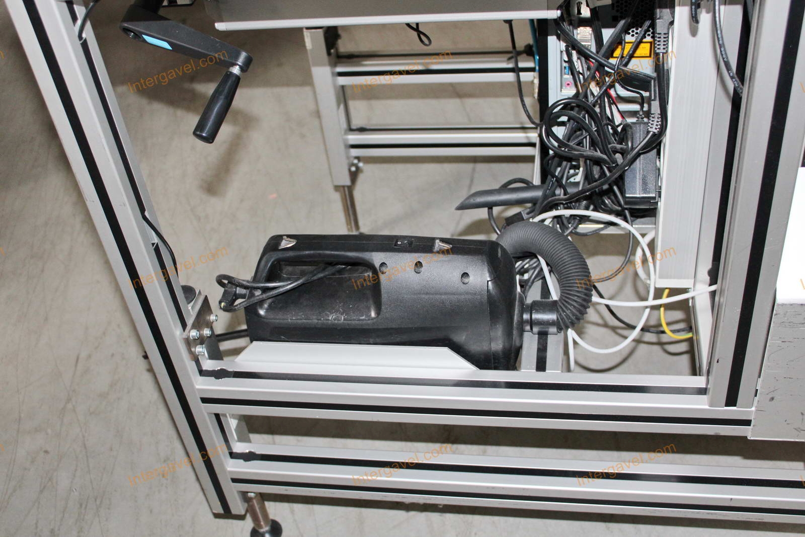 Bontott szerelő munkahely 15