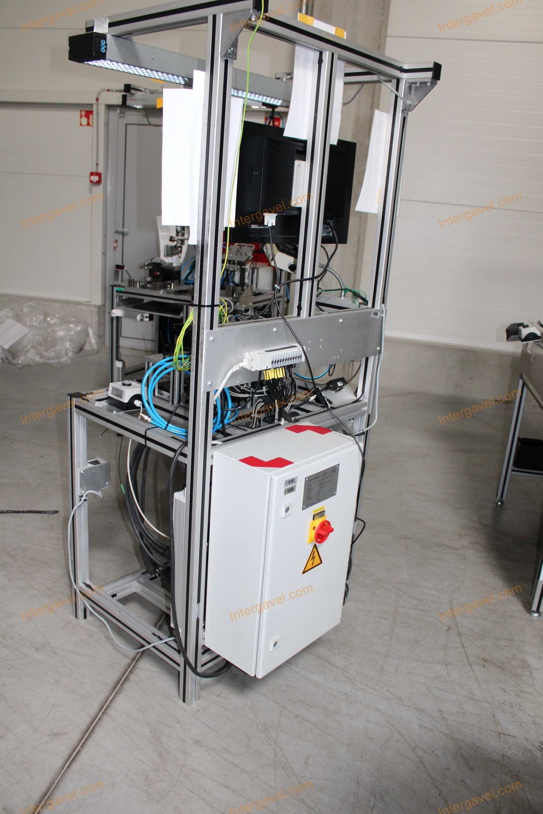 Bontott szerelő munkahely 2