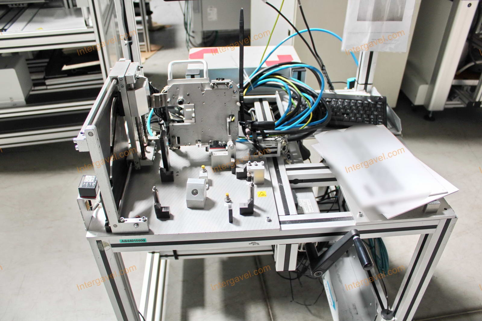 Bontott szerelő munkahely 6