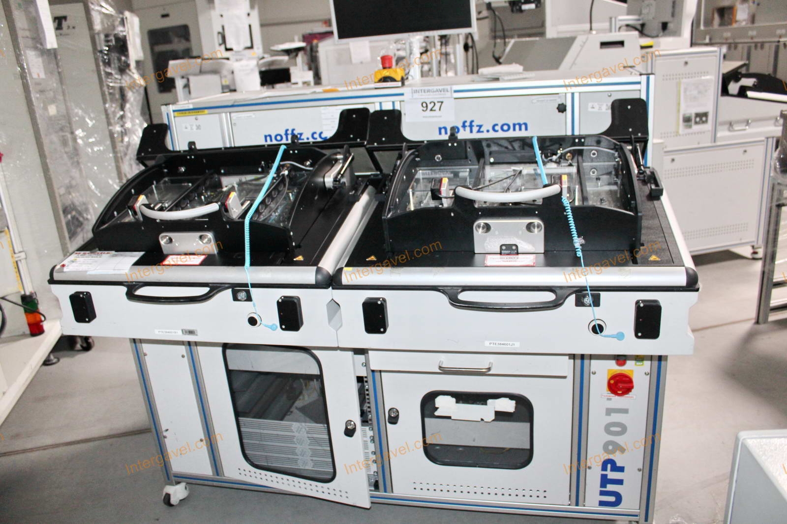 Bontott teszt szekrény