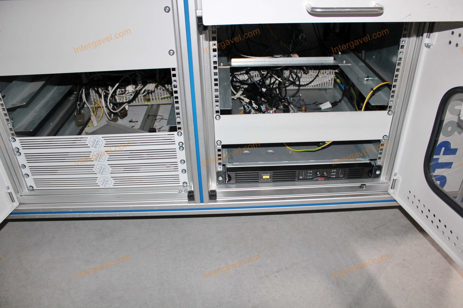 Bontott teszt szekrény 11