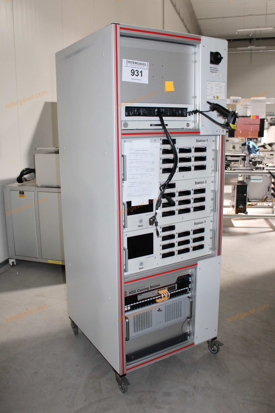 Bontott teszt szekrény