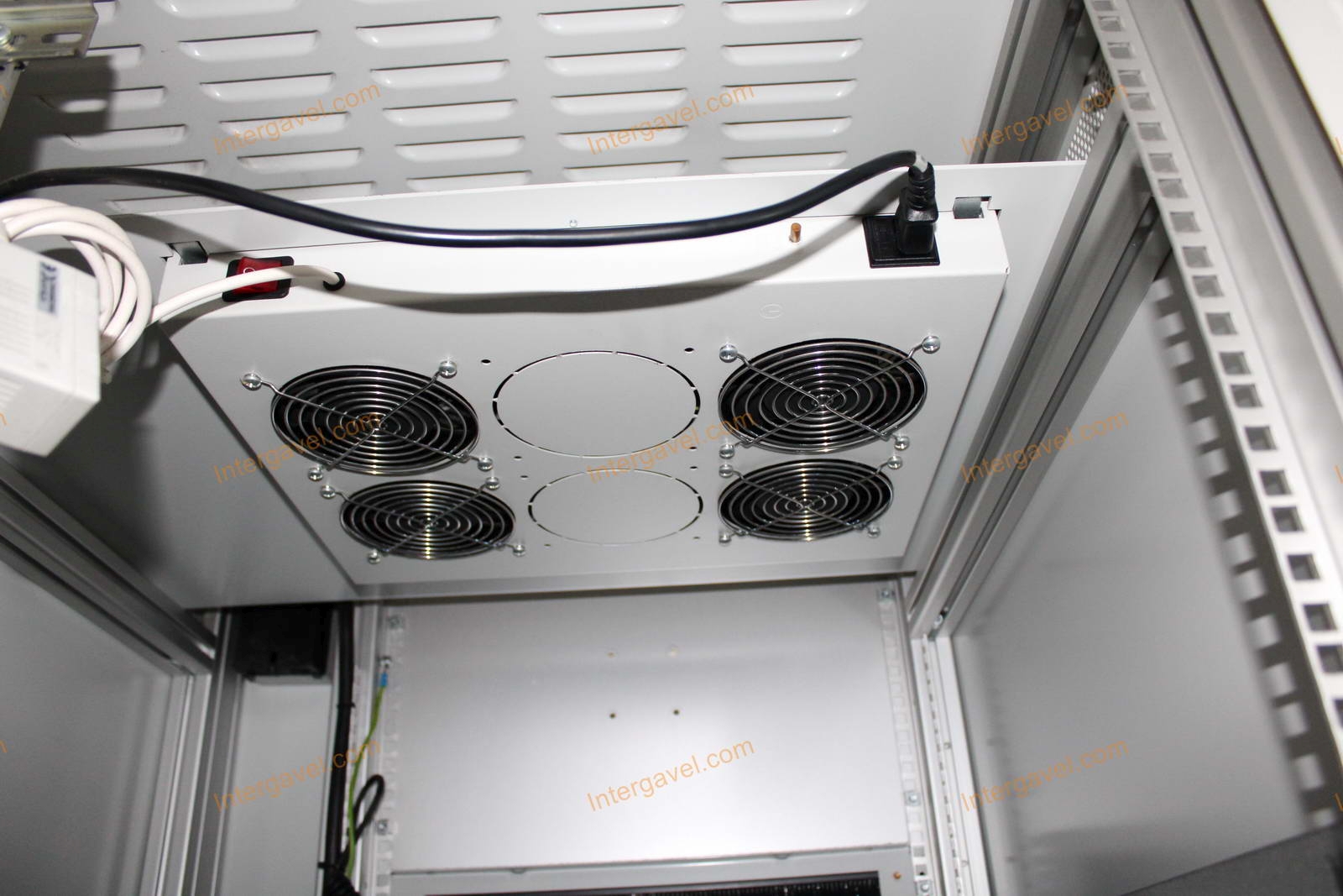 Bontott teszt szekrény 10