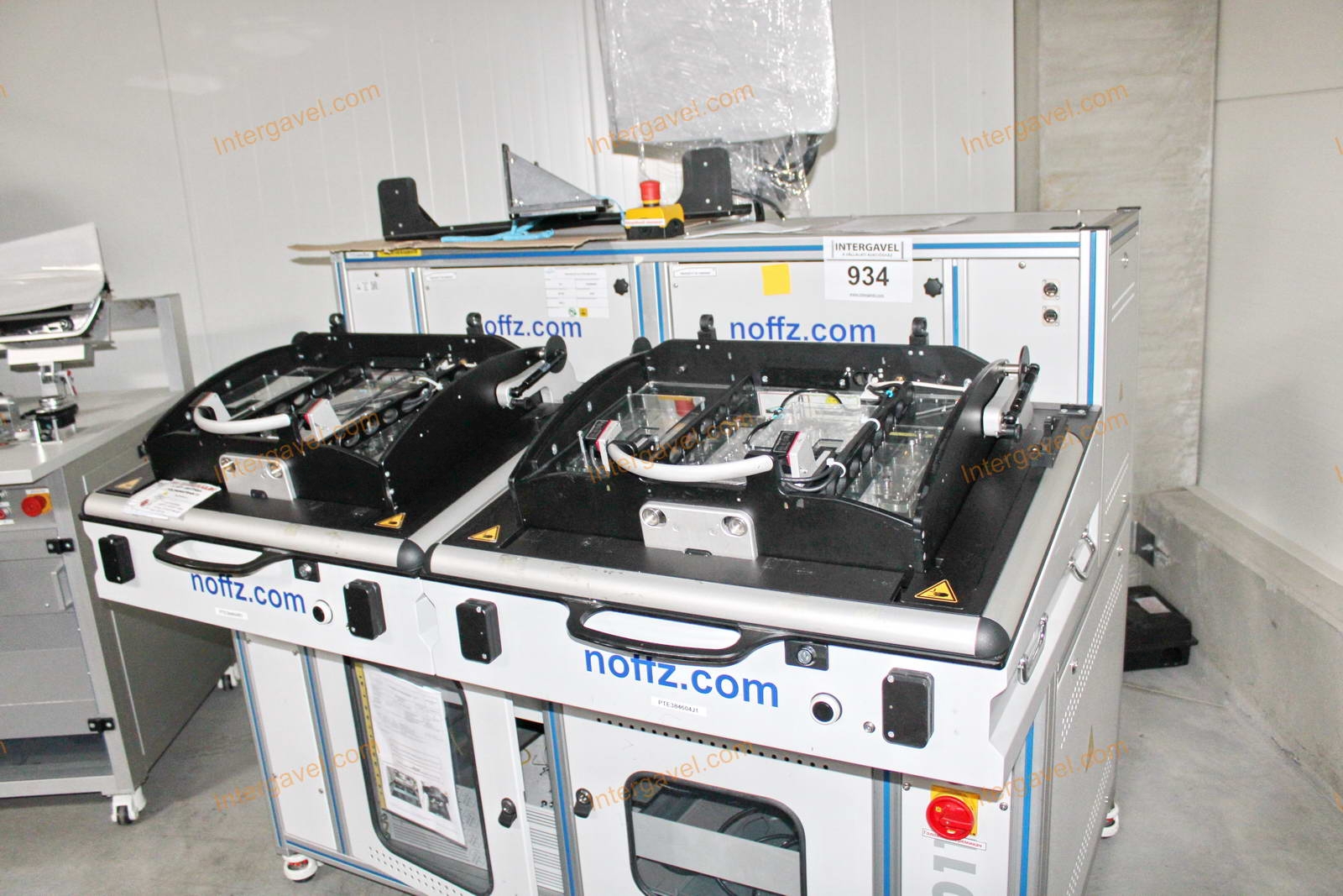 Bontott teszt szekrény 2