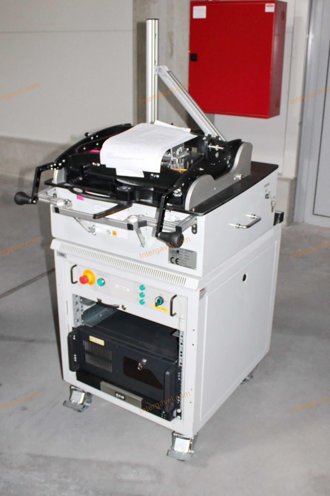 Bontott teszt szekrény