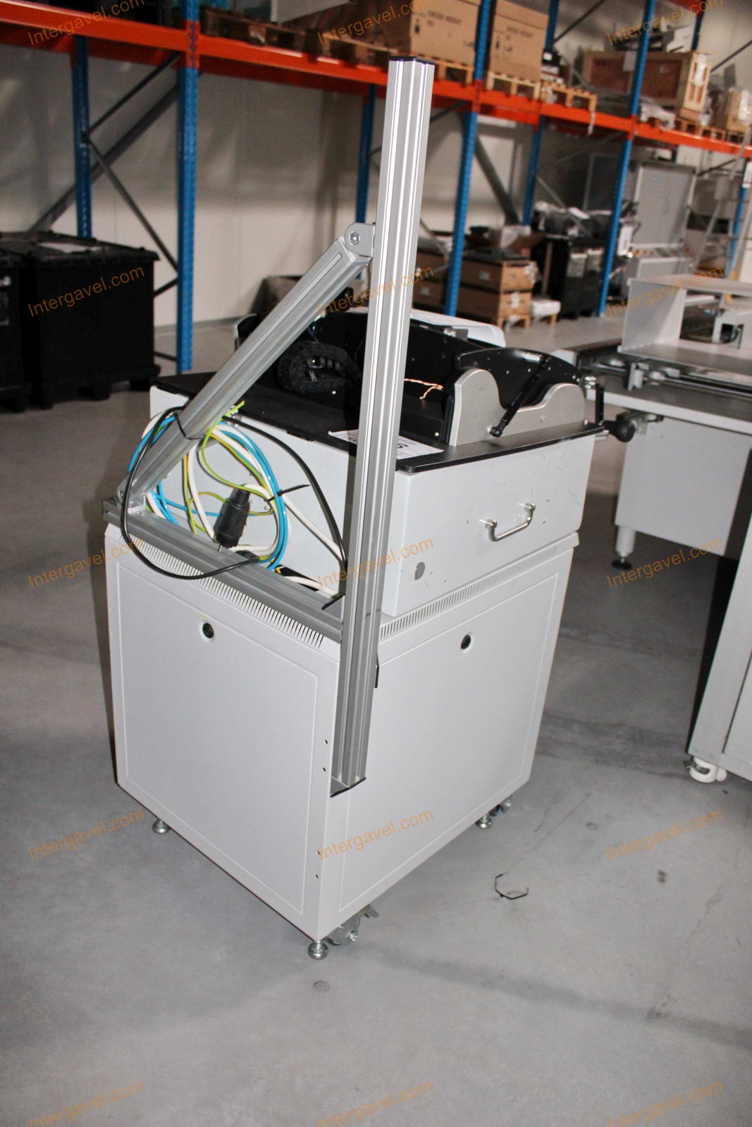 Bontott teszt szekrény 2