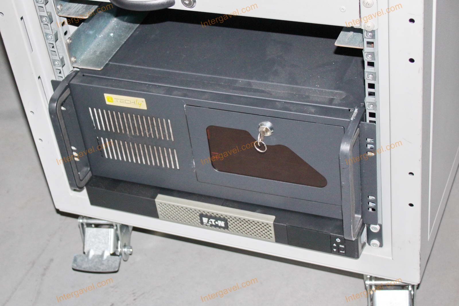 Bontott teszt szekrény 3