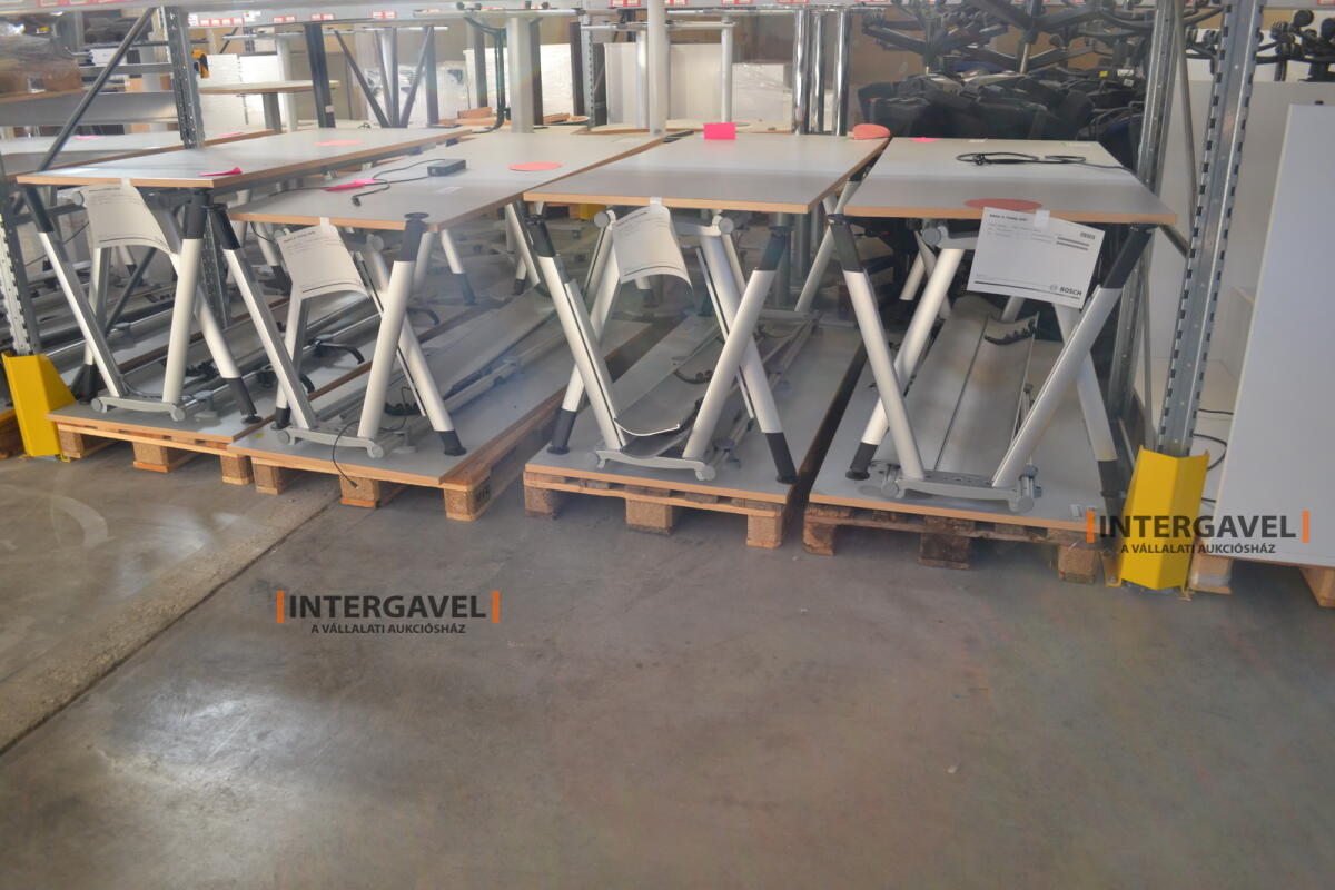 Íróasztal (A-lábú-1800 mm széles)