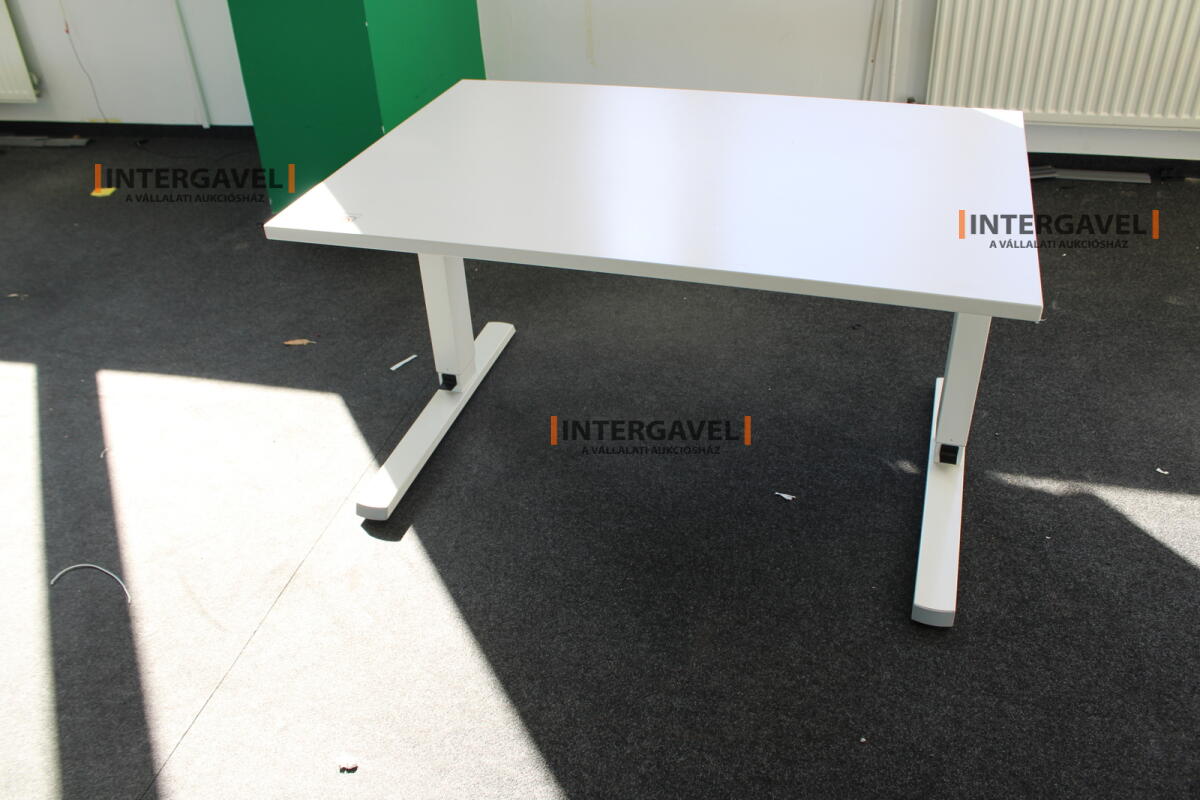 Íróasztal (mechanikusan emelhető-1200 mm) 2