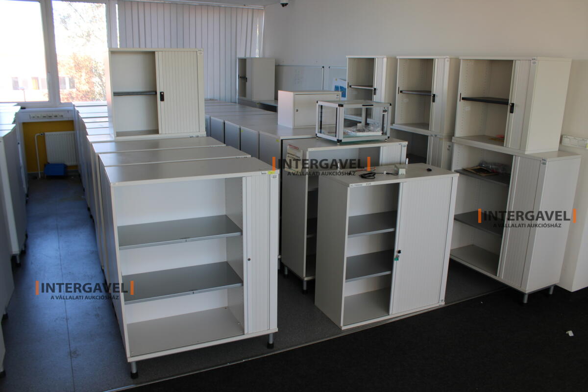 Redőnyös szekrény (1000 mm széles-fém lábrésszel) 5