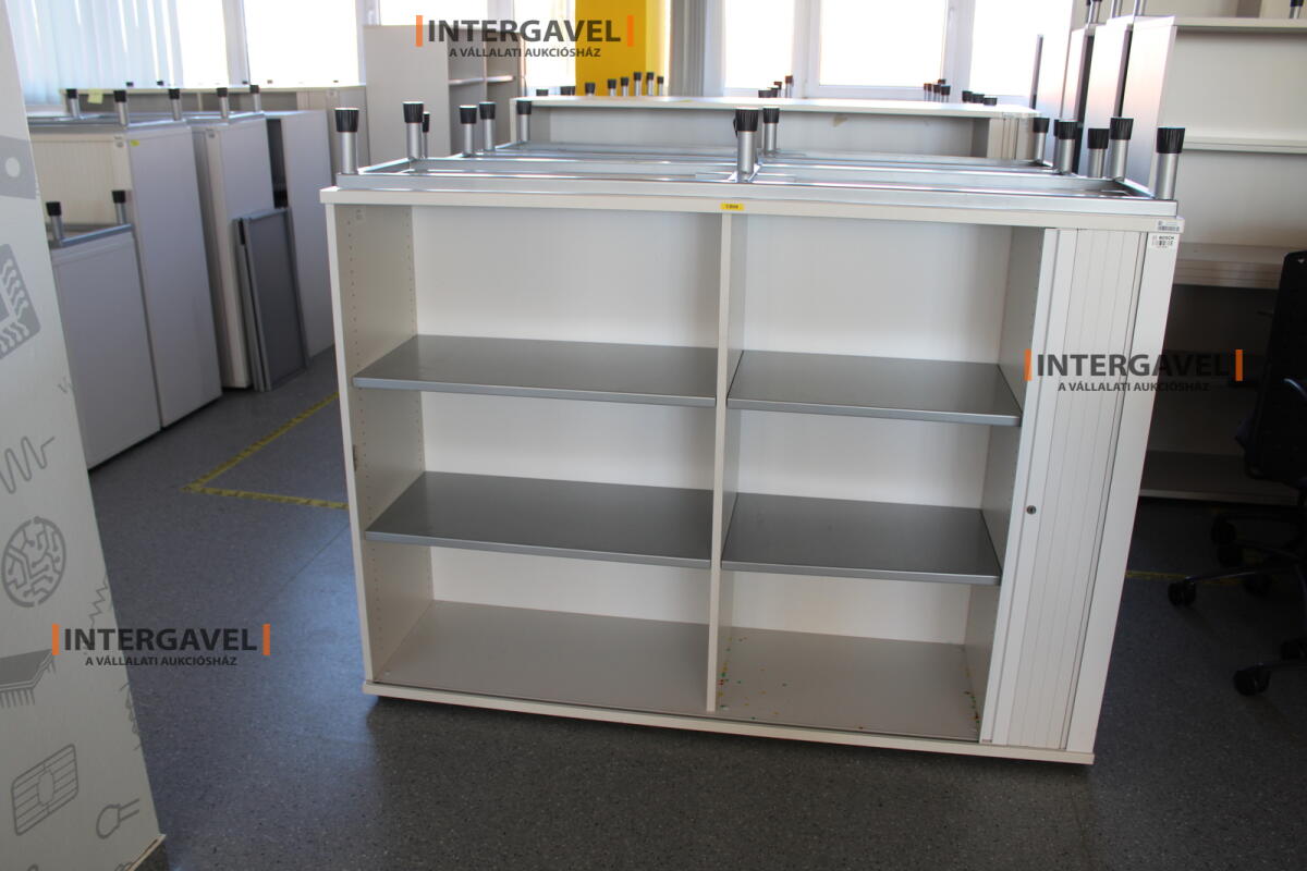 Redőnyös szekrény (1600 mm széles-fém lábrésszel) 2