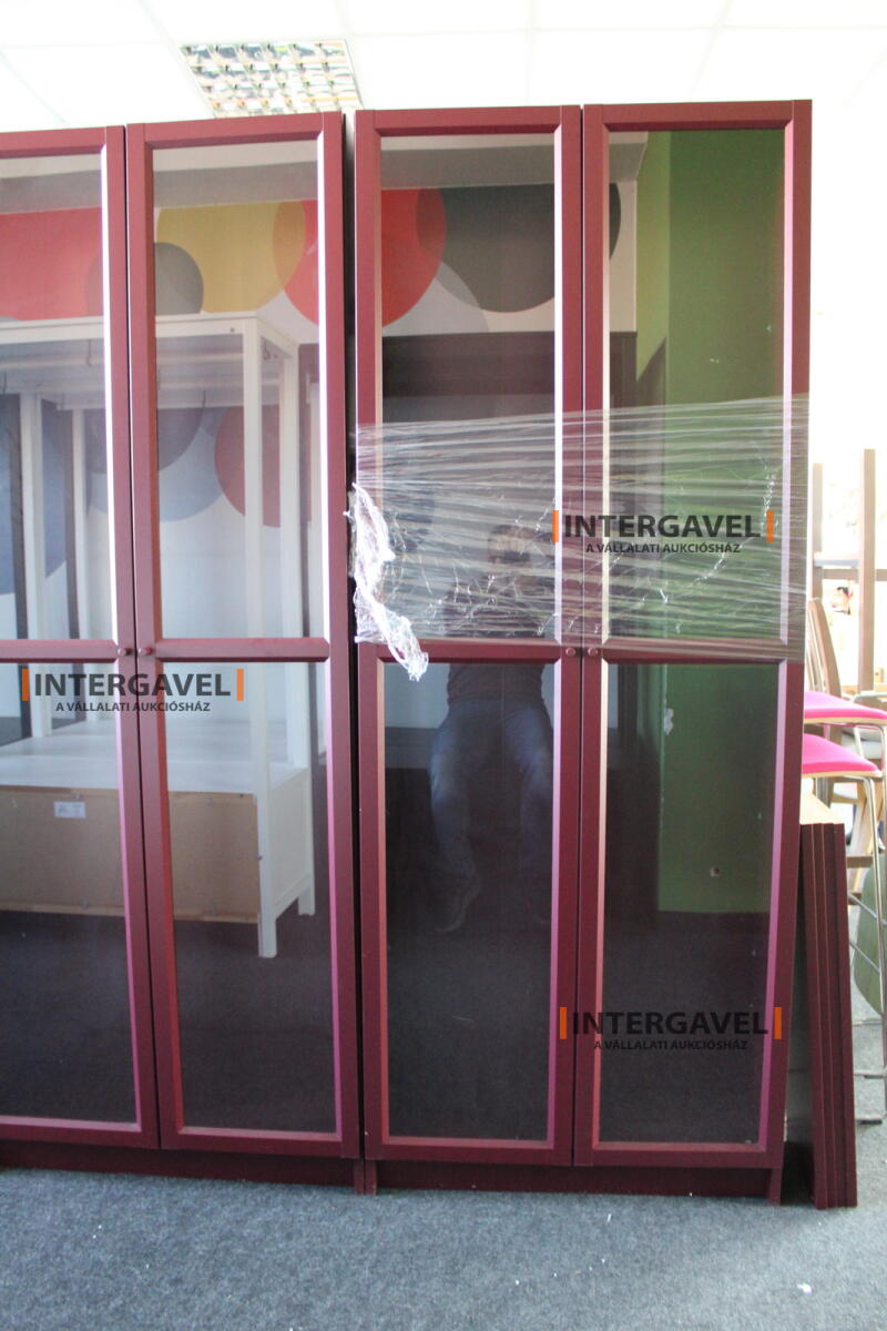 Bordó vitrin 2