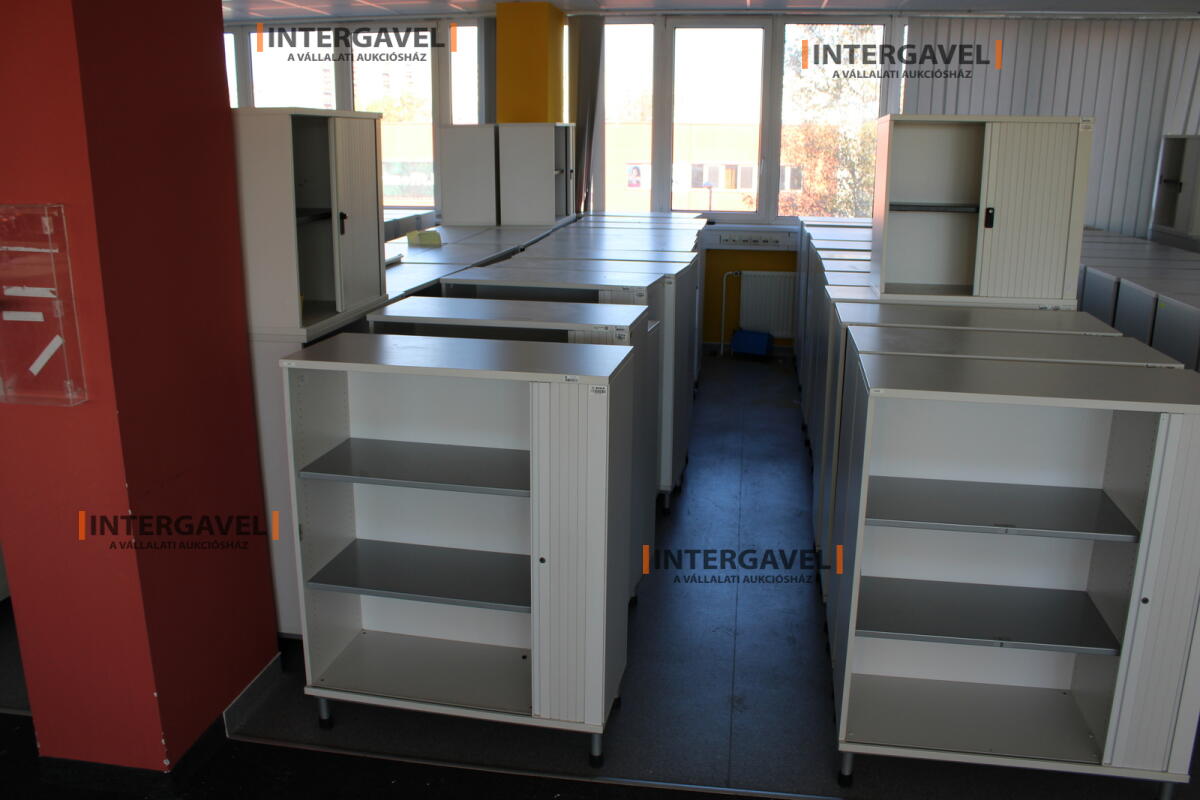 Redőnyös szekrény (1000 mm széles-fém lábrésszel) 4