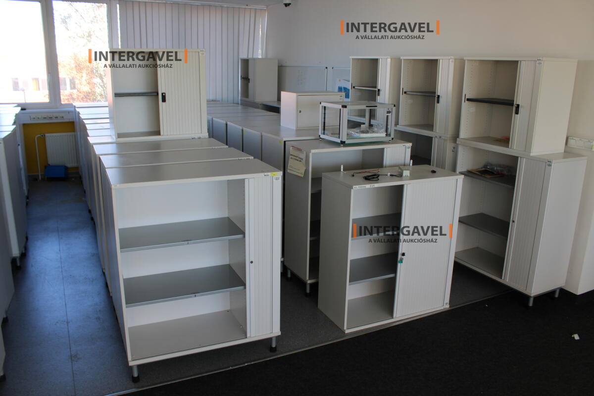 Redőnyös szekrény (1000 mm széles-fém lábrésszel) 5