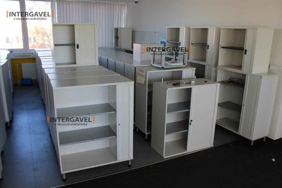 Redőnyös szekrény (1000 mm széles-fém lábrésszel) 5