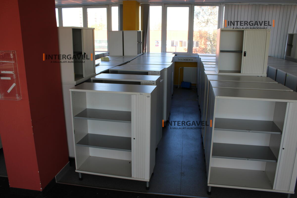 Redőnyös szekrény (1000 mm széles-fém lábrésszel) 4