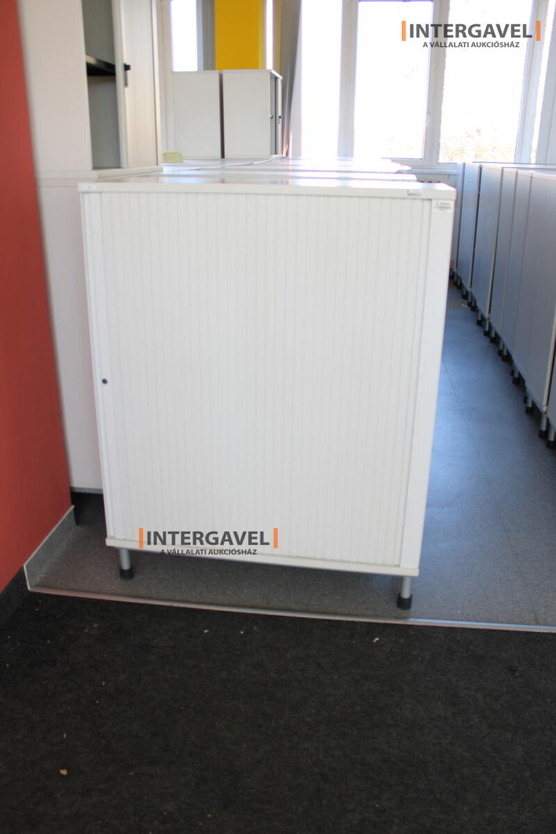 Redőnyös szekrény (1000 mm széles-fém lábrésszel)