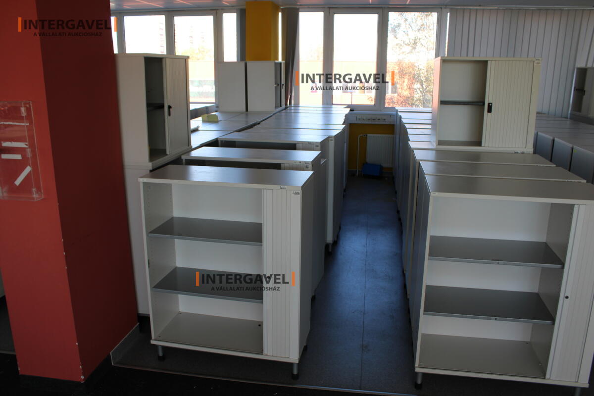 Redőnyös szekrény (1000 mm széles-fém lábrésszel) 4