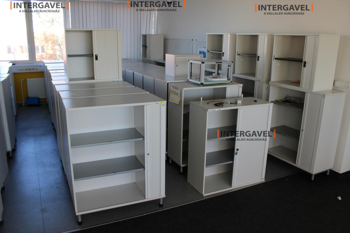 Redőnyös szekrény (1000 mm széles-fém lábrésszel) 5