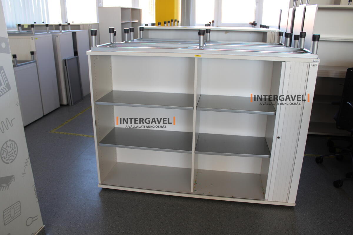 Redőnyös szekrény (1600 mm széles-fém lábrésszel) 2