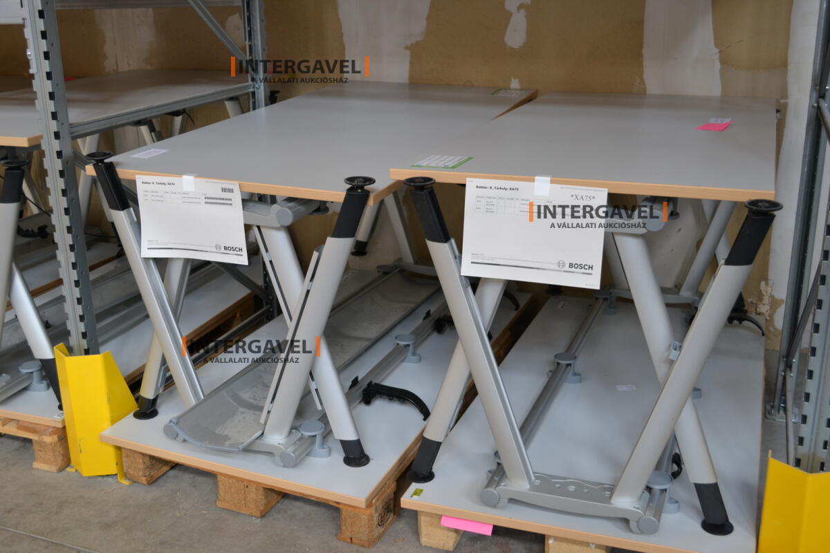 Íróasztal (A-lábú-1600 mm széles)