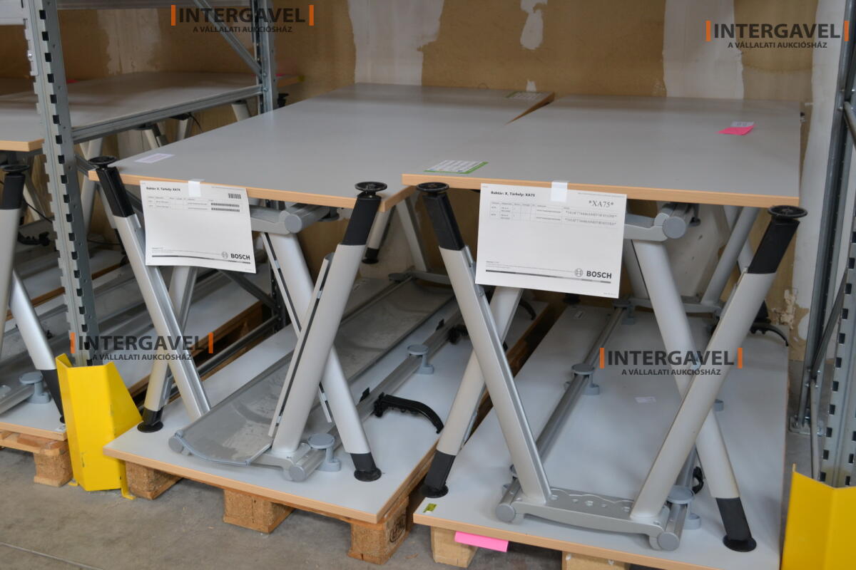 Íróasztal (A-lábú-1600 mm széles)