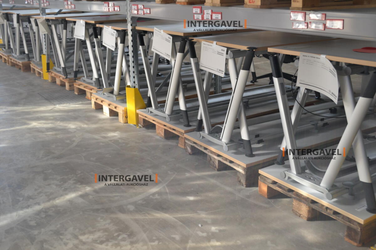 Íróasztal (A-lábú-1600 mm széles) 4