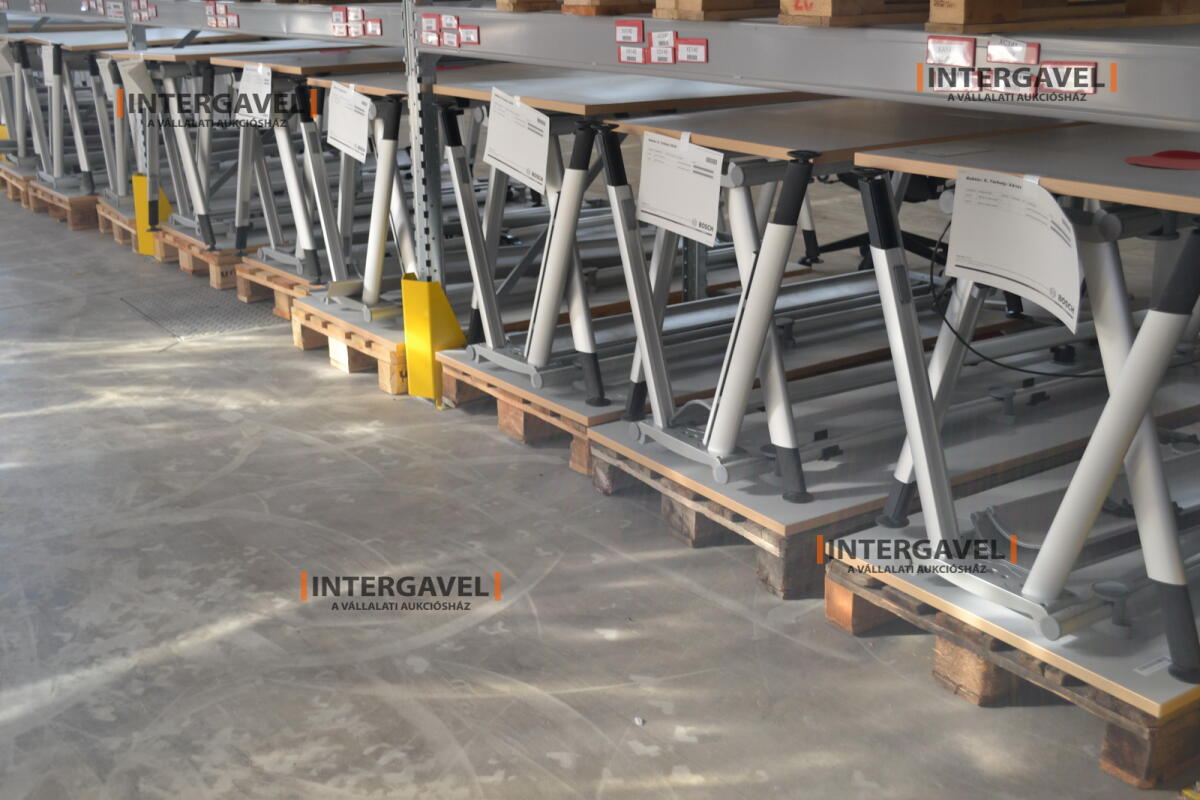 Íróasztal (A-lábú-1600 mm széles) 4