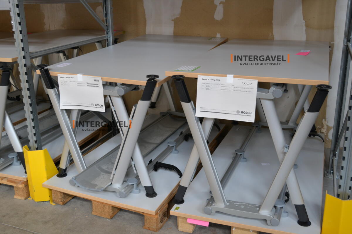 Íróasztal (A-lábú-1600 mm széles)