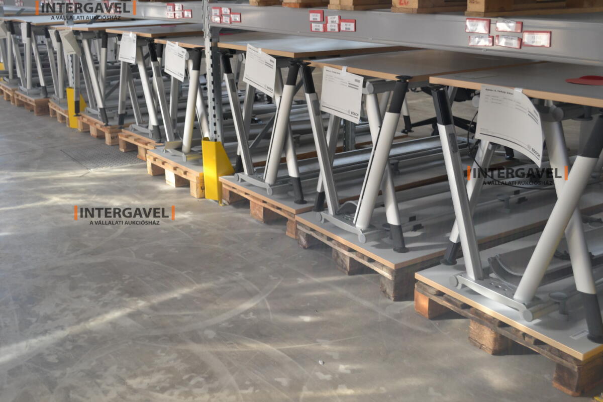 Íróasztal (A-lábú-1600 mm széles) 4