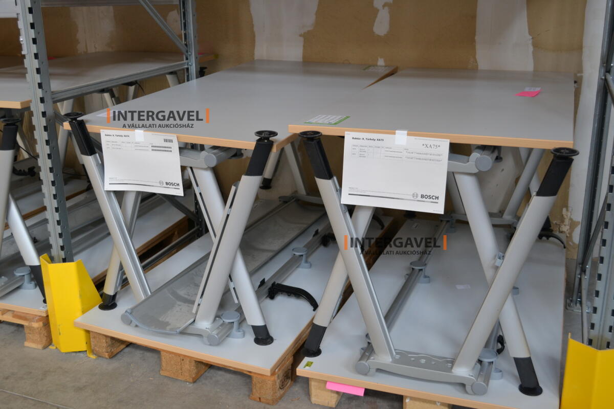 Íróasztal (A-lábú-1600 mm széles)