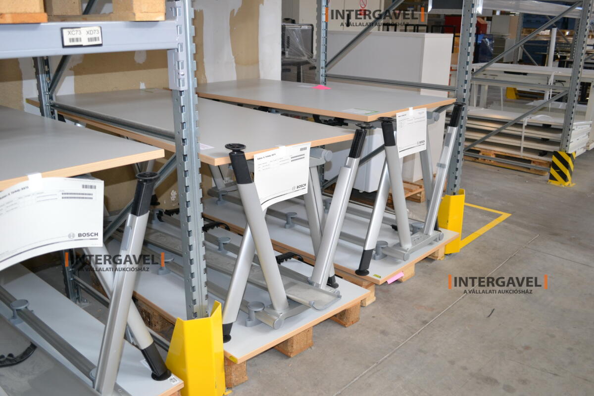 Íróasztal (A-lábú-1600 mm széles) 2