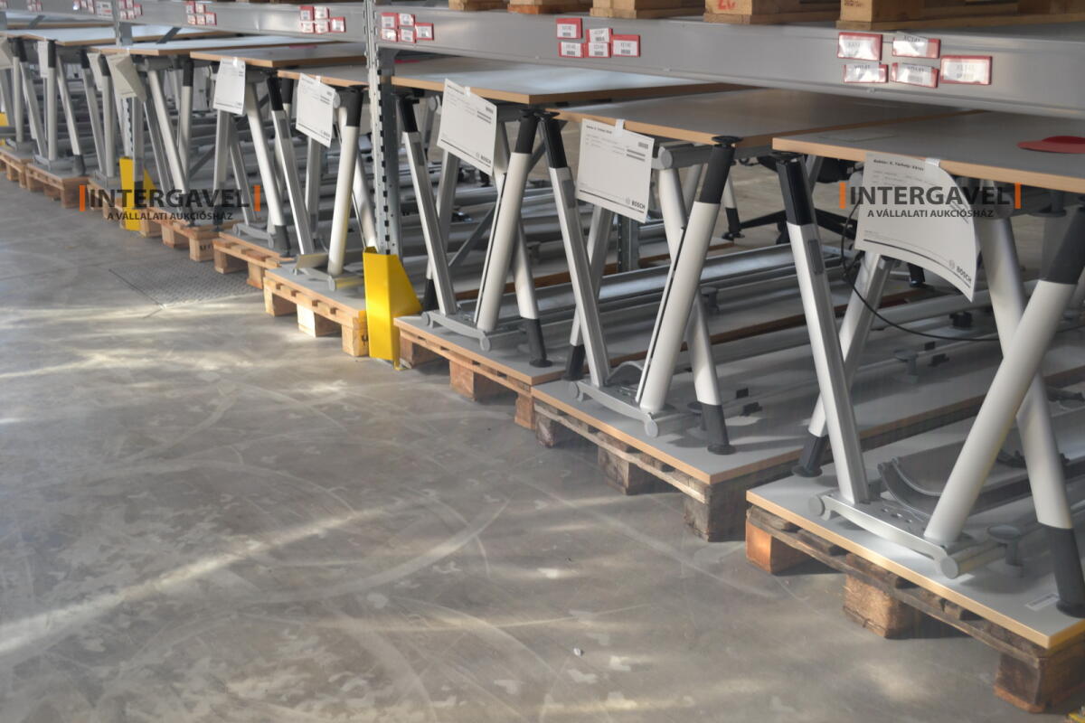 Íróasztal (A-lábú-1600 mm széles) 4