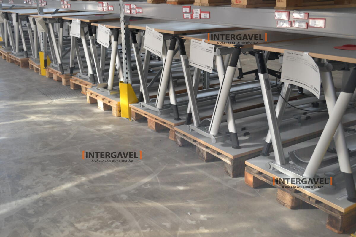 Íróasztal (A-lábú-1600 mm széles) 4