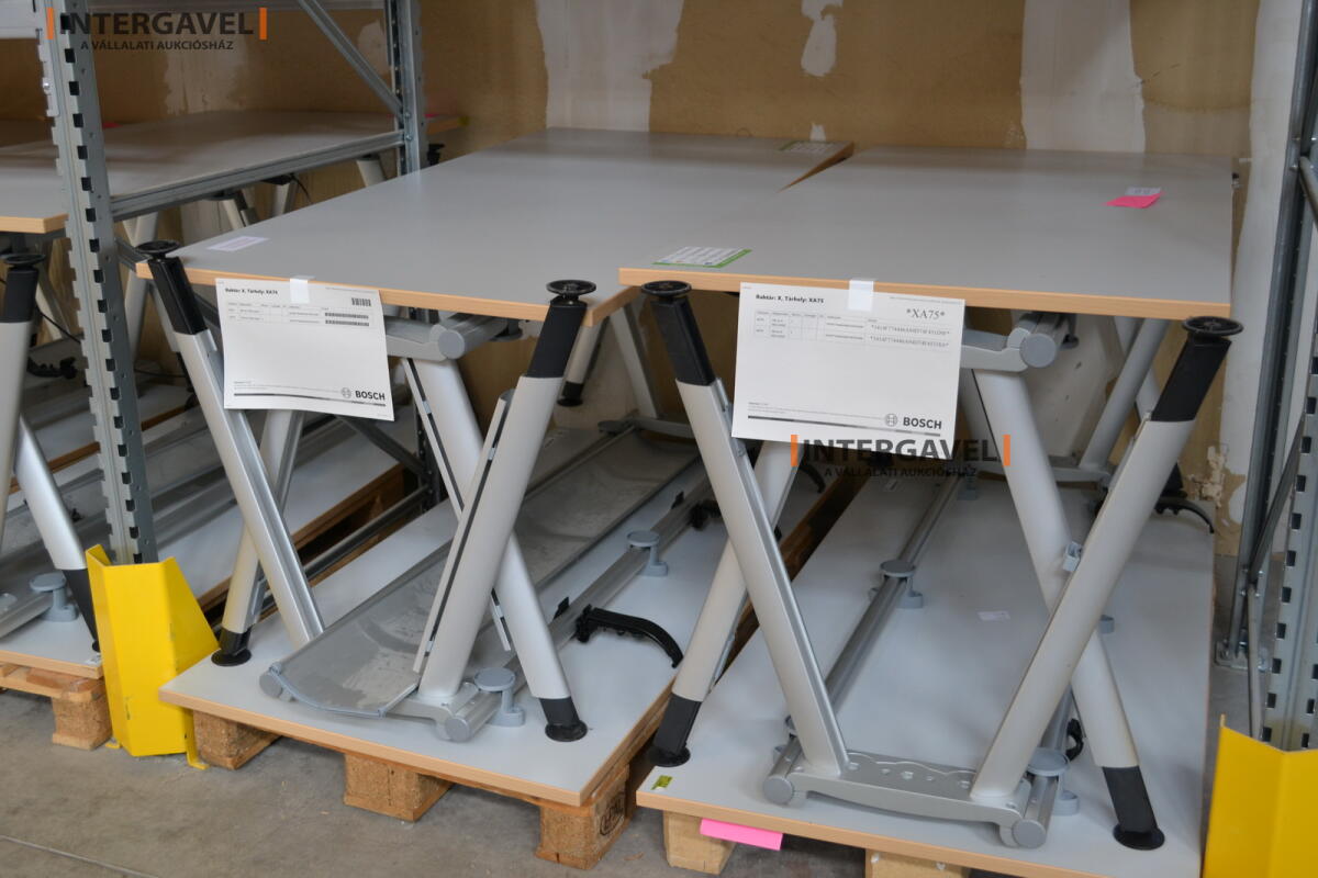 Íróasztal (A-lábú-1600 mm széles)