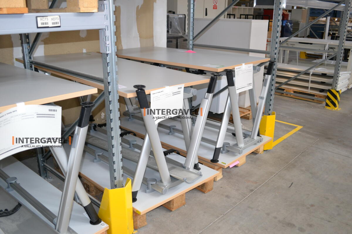 Íróasztal (A-lábú-1600 mm széles) 2