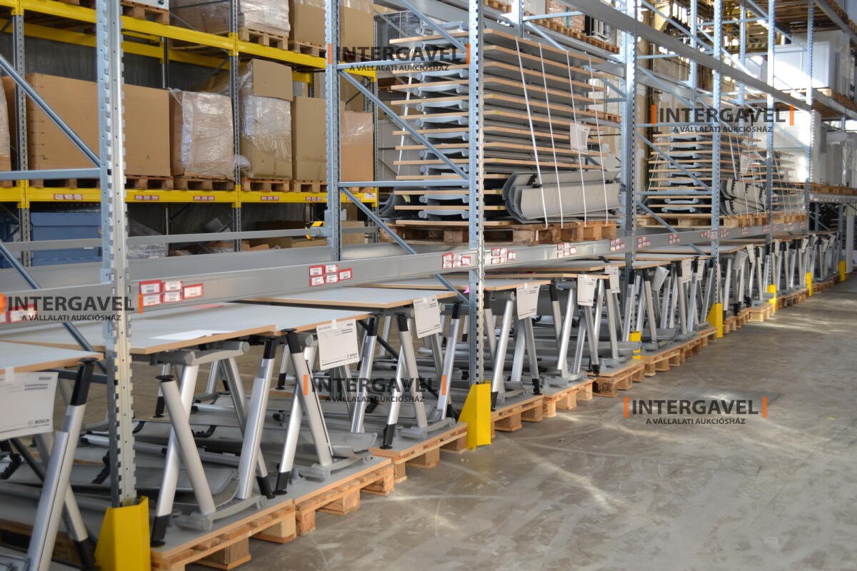 Íróasztal (A-lábú-1600 mm széles) 3