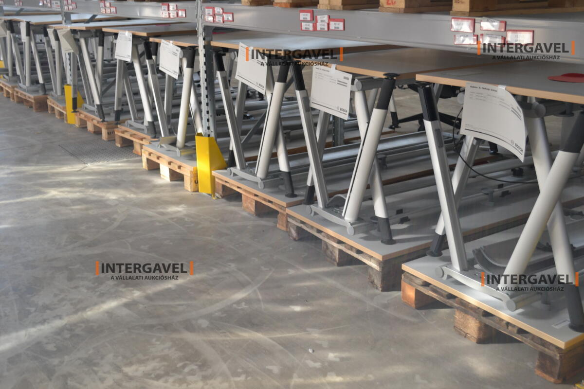 Íróasztal (A-lábú-1600 mm széles) 4