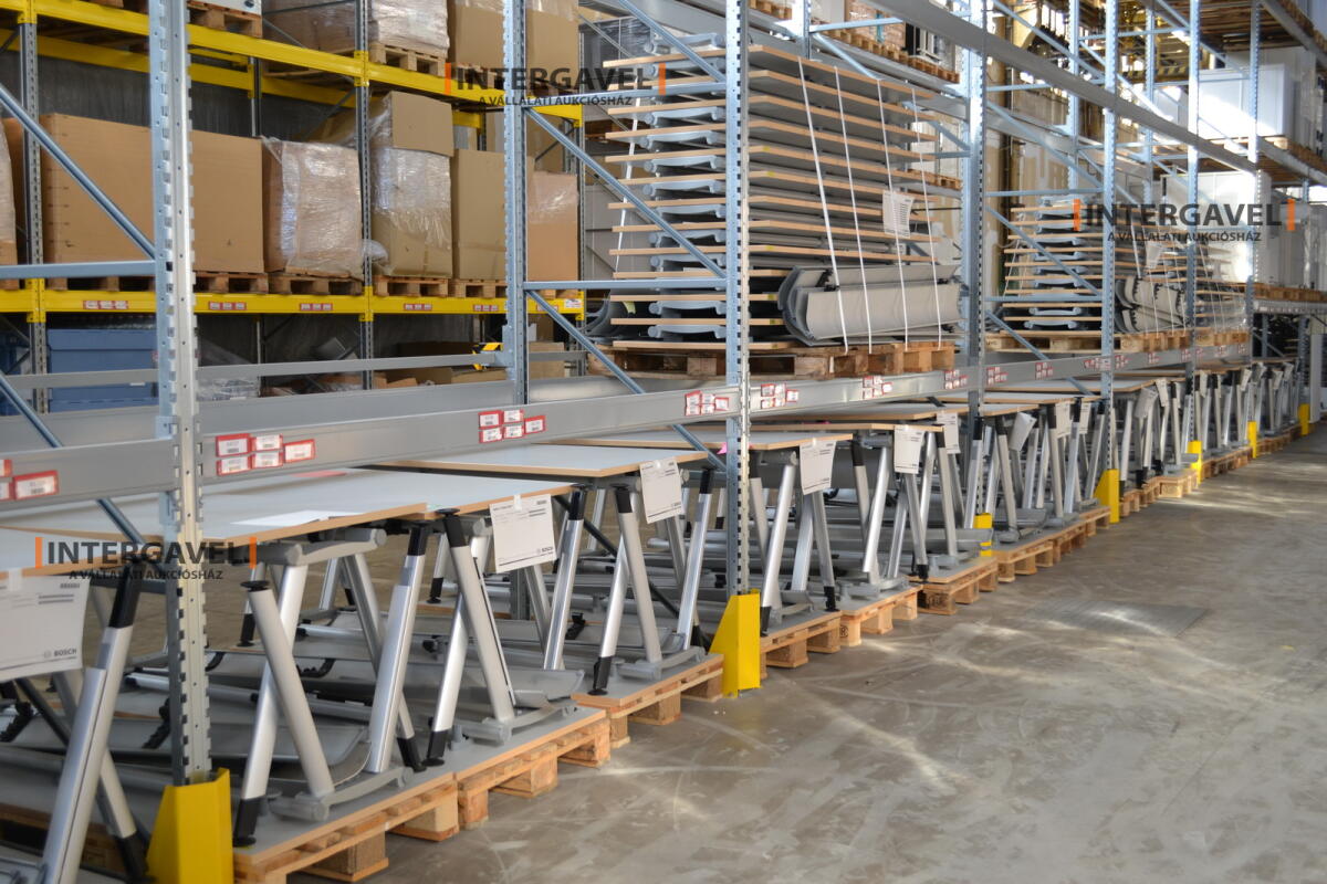 Íróasztal (A-lábú-1800 mm széles) 2