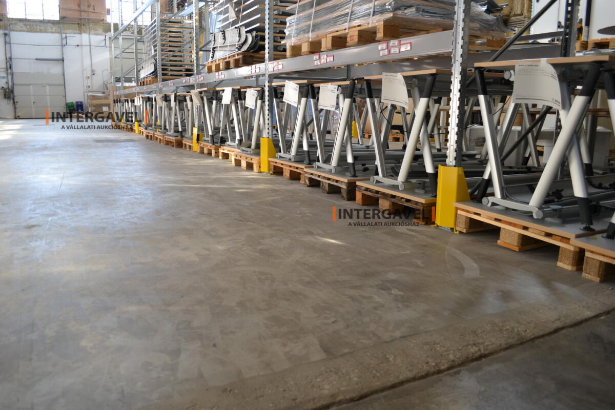 Íróasztal (A-lábú-1800 mm széles) 3