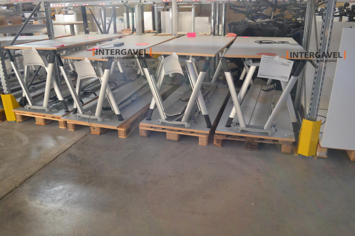 Íróasztal (A-lábú-1800 mm széles)