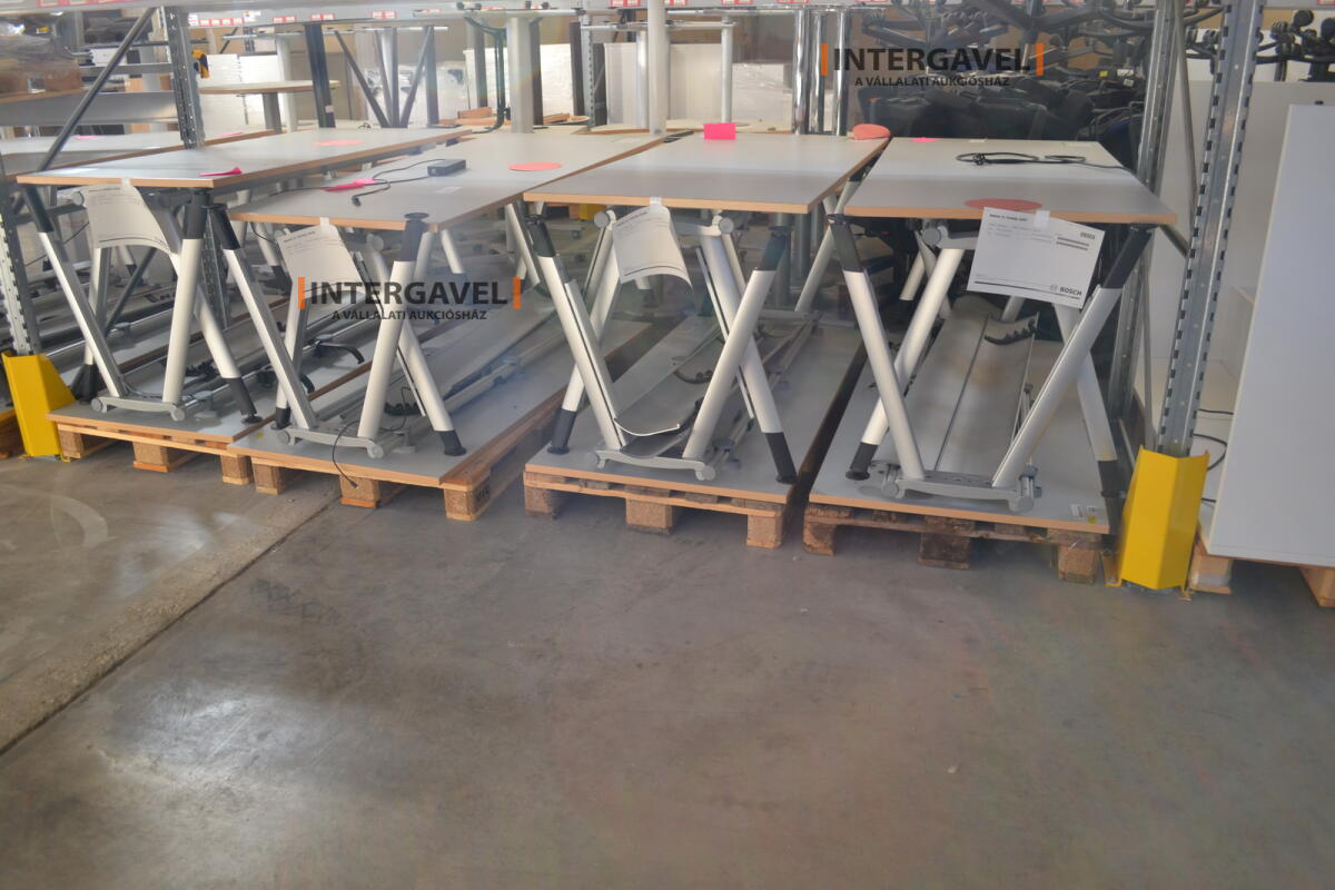 Íróasztal (A-lábú-1800 mm széles)