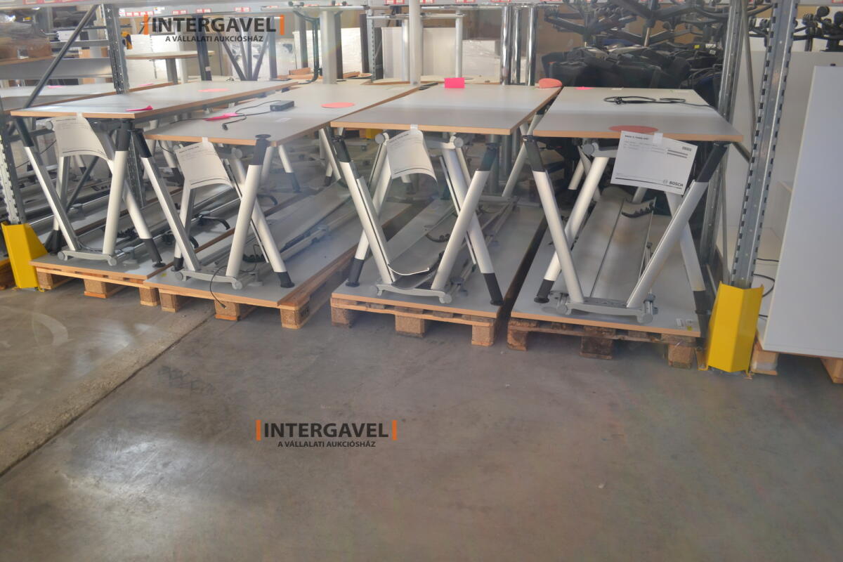 Íróasztal (A-lábú-1800 mm széles)