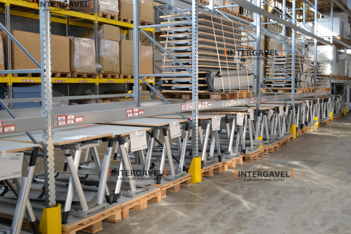 Íróasztal (A-lábú-1800 mm széles) 2